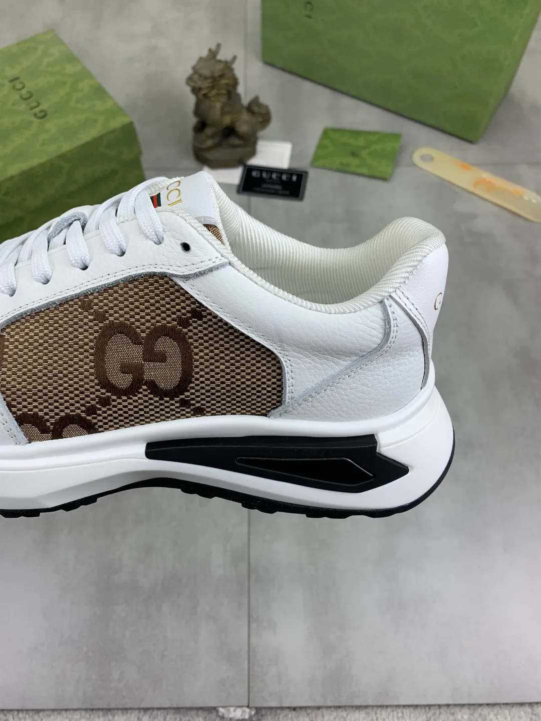 Men's shoes 💰P460💰【New model】🆘 The latest model from Gucci official website🎁Classic casual and fashionable men's shoes👟Best model💥The style is simple and elegant, exclusive for trendy men. Unique official website latest brand elements👑Gucci original decoration, fashionable and generous, the fabric is made of original soft calfskin➕Comfortable soft pigskin lining ✅Wear-resistant rubber outsole specified on the official website_Full of elasticity, the classic model taken at the counter 🎬Color: 3️⃣colors available😍Number of codes: 38-44 (45 46 customized)